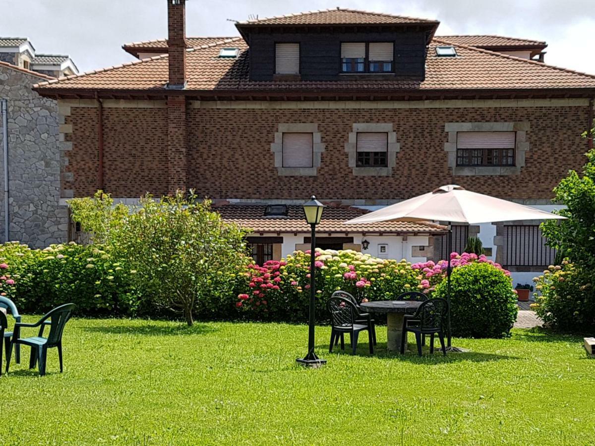 Pension Castio Σαντιγιάνα ντελ Μαρ Εξωτερικό φωτογραφία